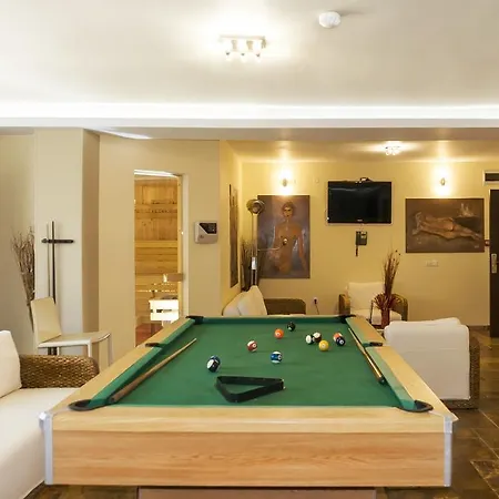 Grand Hotel